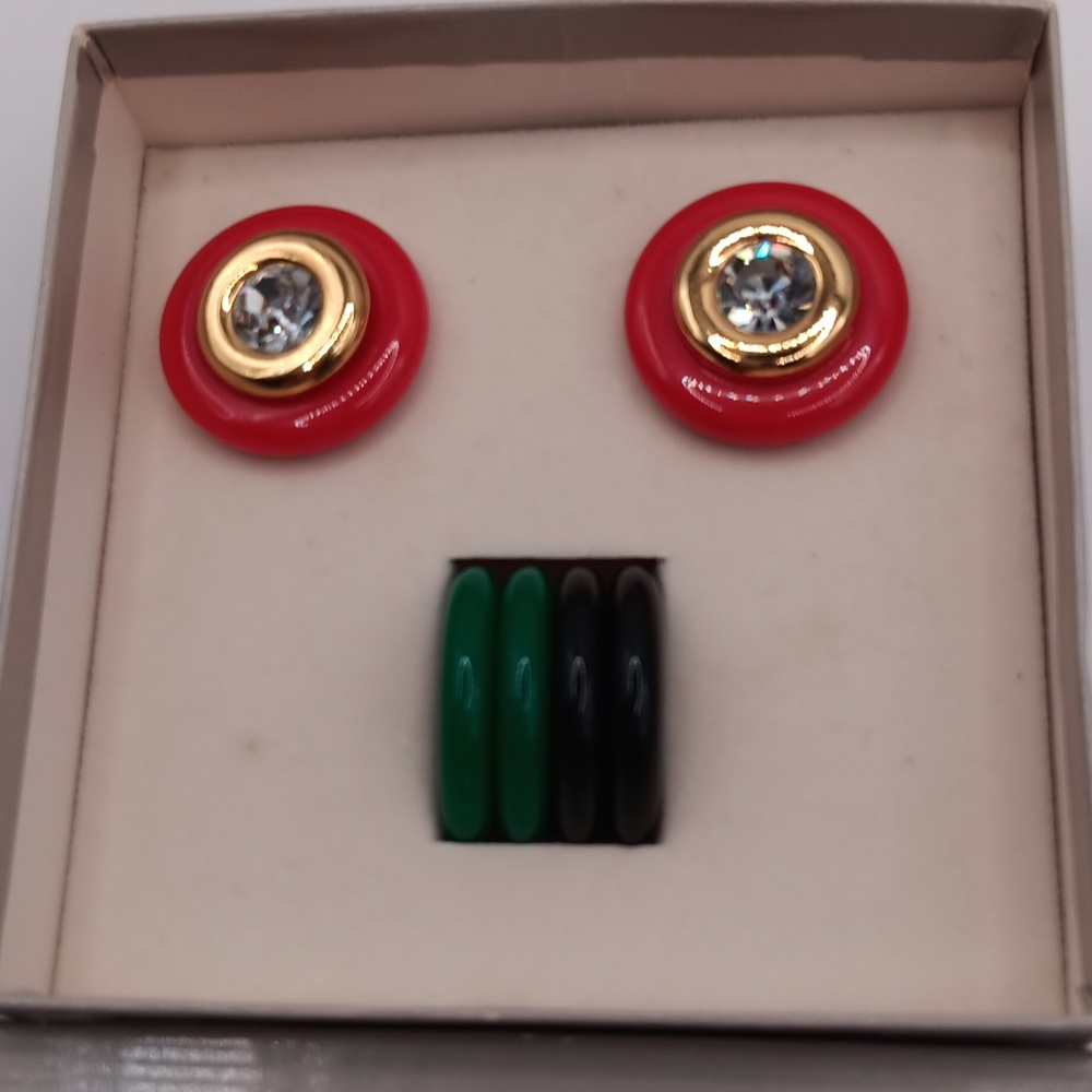 Avon Red and Gold Round Post Earrings with Green/Black Accent Replacements - Picture 4 of 7